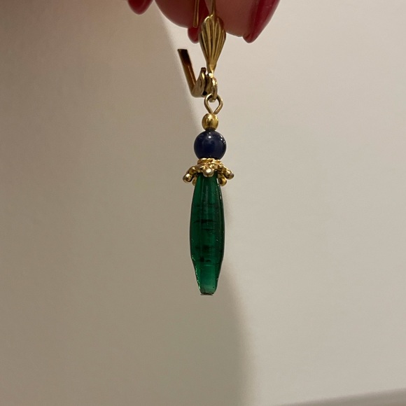 Green & gold dangly earrings - Picture 4 of 4
